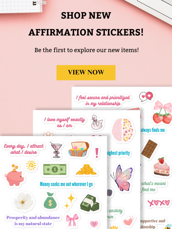 AffirmaBee is a site that encourages  incorporating affirmation quotes in your daily life to keep you motivated. 